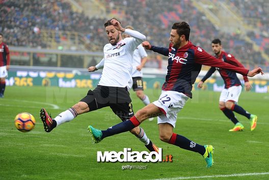 BOLOGNA, ITALY - NOVEMBER 20: Luca Rizzo # 22 of Bologna FC in action during the Serie A match between Bologna FC and US Citta di Palermo at Stadio Renato Dall'Ara on November 20, 2016 in Bologna, Italy.  (Photo by Mario Carlini / Iguana Press/Getty Images) 