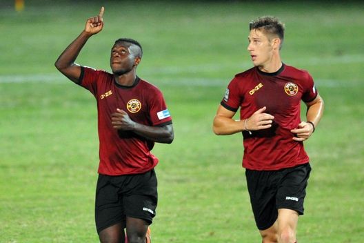  Foto LaPresse - Francesco Saya0910/2016 Reggio CalabriaSport CalcioReggina vs Juve StabiaCampionato di Calcio Lega Pro 2016 2017Nella foto: Bangu esulta dopo la rete del vantaggio ( accanto Cane ).Photo LaPresse - Francesco SayaReggina vs Juves StabiaItalian Football Championship Lega Pro 2016-2017In The pic: Cane and Bangu. 