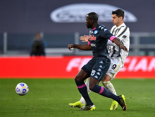 Kalidou Koulibaly e Alvaro Morata (Photo by Valerio Pennicino/Getty Images) Vivenzio a KKN: “Dzeko riserva di lusso. Koulibaly alla Juve? C’è solo un problema”- immagine 2
