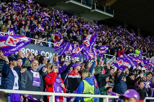 Fiorentina-Roma: prima del fischio di inizio applausi della Fiesole e non solo- immagine 2