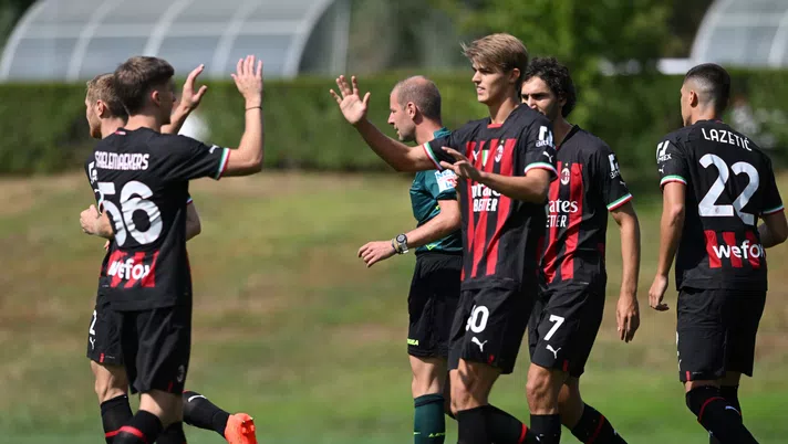 CAIRATE, ITALY - AUGUST 07: Charles De Ketelaere of AC Milan #90 celebrates after scoring the opening goal at Milanello on August 07, 2022 in Cairate, Italy. (Photo by Claudio Villa/AC Milan via Getty Images)