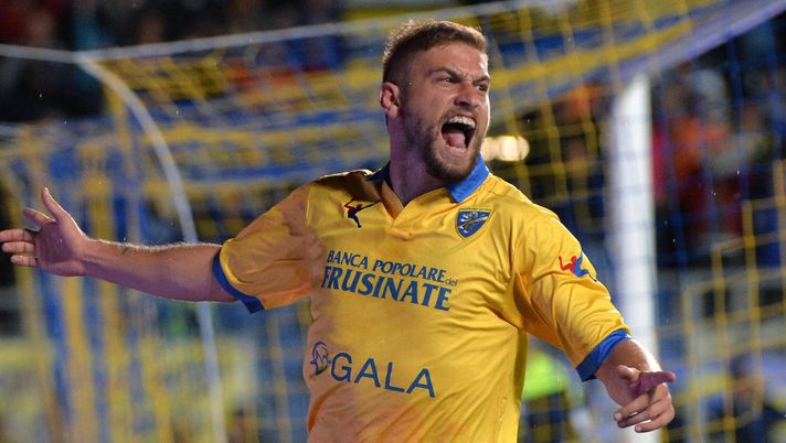 Forward Federico Dionisi of Frosinone Calcio celebrates after scoring goal 1-0 during Italian Serie A soccer match between Frosinone Calcio and Empoli Fc at the Matusa stadium in Frosinone, Italy, 28 September 2015.  ANSA / MAURIZIO BRAMBATTI 