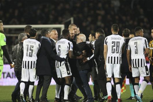 Grecia, 8 mesi di carcere al presidente del Paok per la pistola in campo con l’AEK- immagine 2
