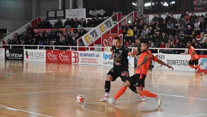 Vinumitaly Petrarca, Victor Mello sblocca e chiude: 6-1 al Cagliari Vinumitaly Petrarca, Victor Mello sblocca e chiude: 6-1 al Cagliari - immagine 1