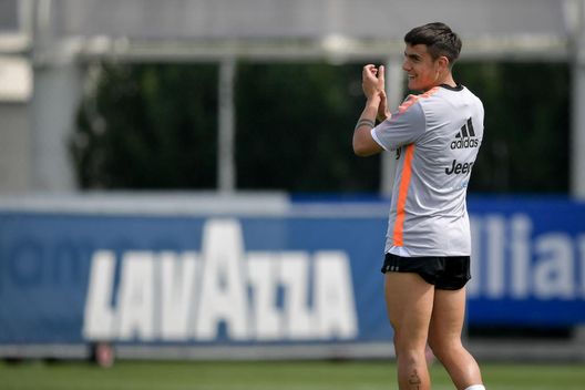 Getty La compagna di Dybala: “Mio padre vuole portarlo al River. Io invece credo…”- immagine 2