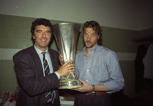 Dino Zoff e Stefano Tacconi (Getty Images) Tacconi, il figlio: “Papà finalmente lascerà l’ospedale, inizierà la riabilitazione”- immagine 2