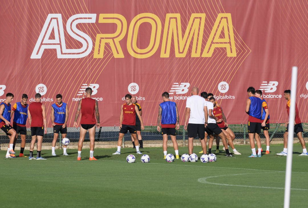 Roma, rifinitura prima del Monza: Belotti c’è. Squadra in ritiro – FOTO GALLERY - immagine 6