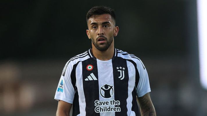 EMPOLI, ITALY - SEPTEMBER 14: Nico Gonzalez of Juventus looks on during the Serie A match between Empoli and Juventus at Stadio Carlo Castellani on September 14, 2024 in Empoli, Italy. (Photo by Gabriele Maltinti/Getty Images) Juve, bocciature pesantissime su Gazzetta: poker di 4, il peggiore è Nico! Sono quattro anche i 4,5 - immagine 1