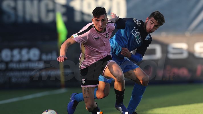 EMPOLI, ITALY - JANUARY 12: Gabriele Perretta of Empoli Fc in action during the Serie A Primavera between Empoli FC and Citta' di Palermo on January 12, 2019 in Empoli, Italy.  (Photo by Gabriele Maltinti/Getty Images) 