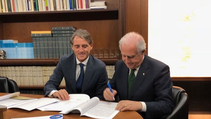 Nazionale, ufficiale: Roberto Mancini è il nuovo c.t. azzurro, domani la presentazione Nazionale, ufficiale: Roberto Mancini è il nuovo c.t. azzurro, domani la presentazione