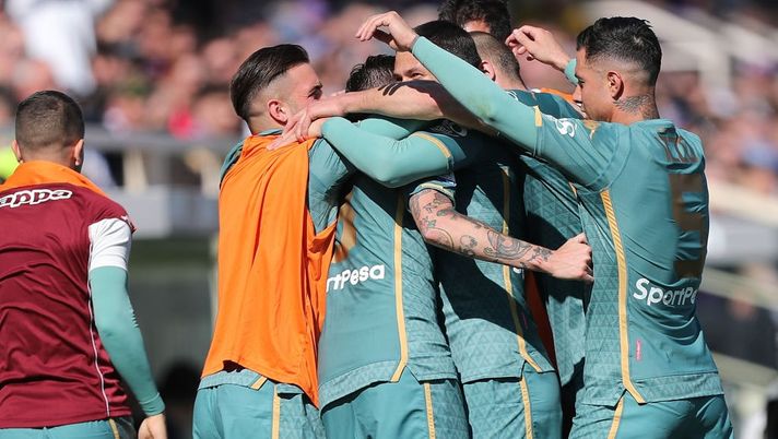 Fiorentina-Torino, i giocatori del  Torino festeggiano dopo il gol del pari 