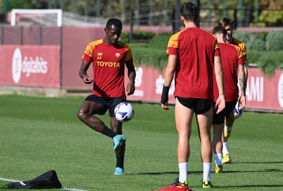 Trigoria, la Roma torna in campo in vista della sfida col Verona – FOTO GALLERY - immagine 30