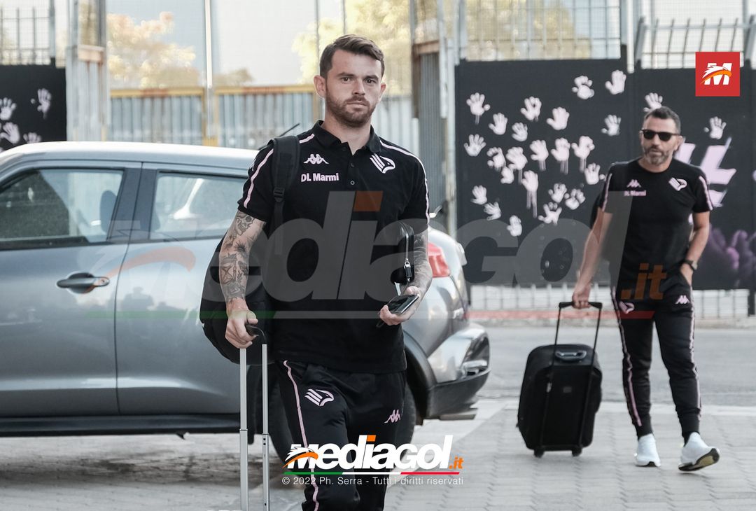 FOTO Palermo, i rosanero verso Manchester: la partenza dal “Renzo Barbera” (Gallery) - immagine 12