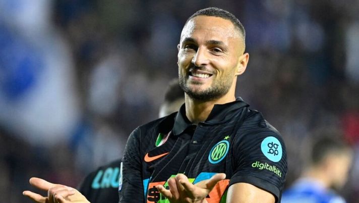 Inter Milan's Italian defender Danilo D'Ambrosio celebrates after scoring during the Italian Serie A football match between Empoli and Inter on October 27, 2021 at the Carlo-Castellani stadium in Empoli. (Photo by Alberto PIZZOLI / AFP) (Photo by ALBERTO PIZZOLI/AFP via Getty Images) Inter, infortunio per D’Ambrosio: la prima diagnosi e la nota del club - immagine 1