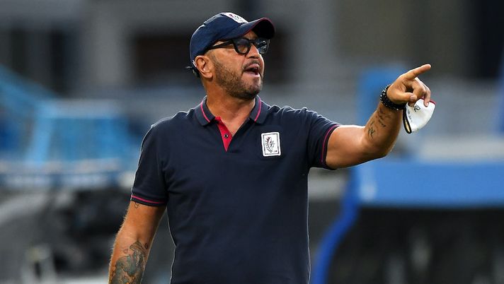 during the Serie A match between SPAL and Cagliari Calcio at Stadio Paolo Mazza on June 23, 2020 in Ferrara, Italy. Zenga: “Olsen o Cragno, non vedo il curriculum: decido così. Simeone? Se mi sente il padre…” - immagine 1