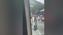 VIDEO / Rissa tra tifosi di Eintracht e Rangers: volano sedie e pugni