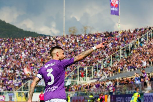 GERMOGLI PH: 8 APRILE 2023 FIRENZE STADIO ARTEMIO FRANCHI CAMPIONATO SERIE A FIORENTINA VS SPEZIA NELLA FOTO ESULTANZA FIORENTINA GOL BIRAGHI Una macchia viola nella bolgia polacca: onore ai 500 tifosi della Fiorentina- immagine 2
