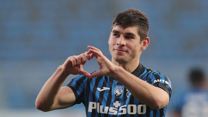 BERGAMO, ITALY - DECEMBER 13: Ruslan Malinovskyi of Atalanta B.C. celebrates after scoring their team's second goal during the Serie A match between Atalanta BC and ACF Fiorentina at Gewiss Stadium on December 13, 2020 in Bergamo, Italy. Sporting stadiums around Italy remain under strict restrictions due to the Coronavirus Pandemic as Government social distancing laws prohibit fans inside venues resulting in games being played behind closed doors. (Photo by Emilio Andreoli/Getty Images) Atalanta, sale Malinovskyi e arriva la scelta per l’attacco: Palomino se la gioca in difesa - immagine 1