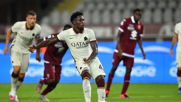 TURIN, ITALY - JULY 29:  Amadou Diawara of AS Roma scores his goal from the penalty spot during the Serie A match between Torino FC and  AS Roma at Stadio Olimpico di Torino on July 29, 2020 in Turin, Italy.  (Photo by Valerio Pennicino/Getty Images) 