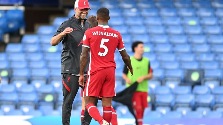 LONDON, ENGLAND - SEPTEMBER 20: Jurgen Klopp, Manager of Liverpool and Georginio Wijnaldum of Liverpool celebrate following their team's victory in the Premier League match between Chelsea and Liverpool at Stamford Bridge on September 20, 2020 in London, England. (Photo by Michael Regan/Getty Images) LONDON, ENGLAND - SEPTEMBER 20: Jurgen Klopp, Manager of Liverpool and Georginio Wijnaldum of Liverpool celebrate following their team's victory in the Premier League match between Chelsea and Liverpool at Stamford Bridge on September 20, 2020 in London, England. (Photo by Michael Regan/Getty Images)