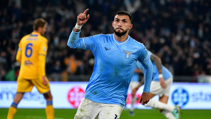 Serie A, la Lazio vince in rimonta sul Frosinone. Solo un pari a Genova per l’Inter - immagine 1