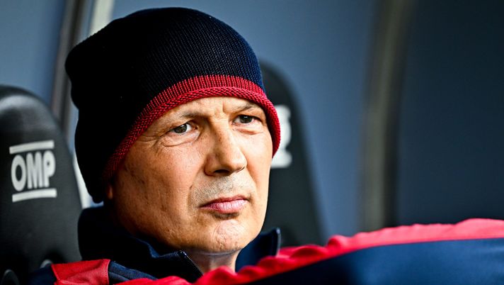 GENOA, ITALY - MAY 21: Sinisa Mihajlovic head coach of Bologna looks on prior to kick-off in the Serie A match between Genoa CFC and Bologna Fc at Stadio Luigi Ferraris on May 21, 2022 in Genoa, Italy. (Photo by Getty Images) Dalla Vite: “Avrei dato altre due giornate a Mihajlovic. Thiago Motta? Buona scelta”- immagine 1
