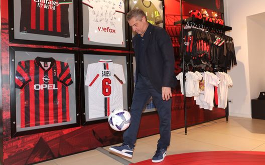 Milan, inaugurato un nuovo store alla stazione centrale di Milano | News (foto acmilan)