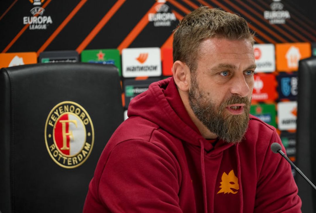 Roma, la conferenza stampa di De Rossi e Svilar prima del Feyenoord – FOTO GALLERY - immagine 7