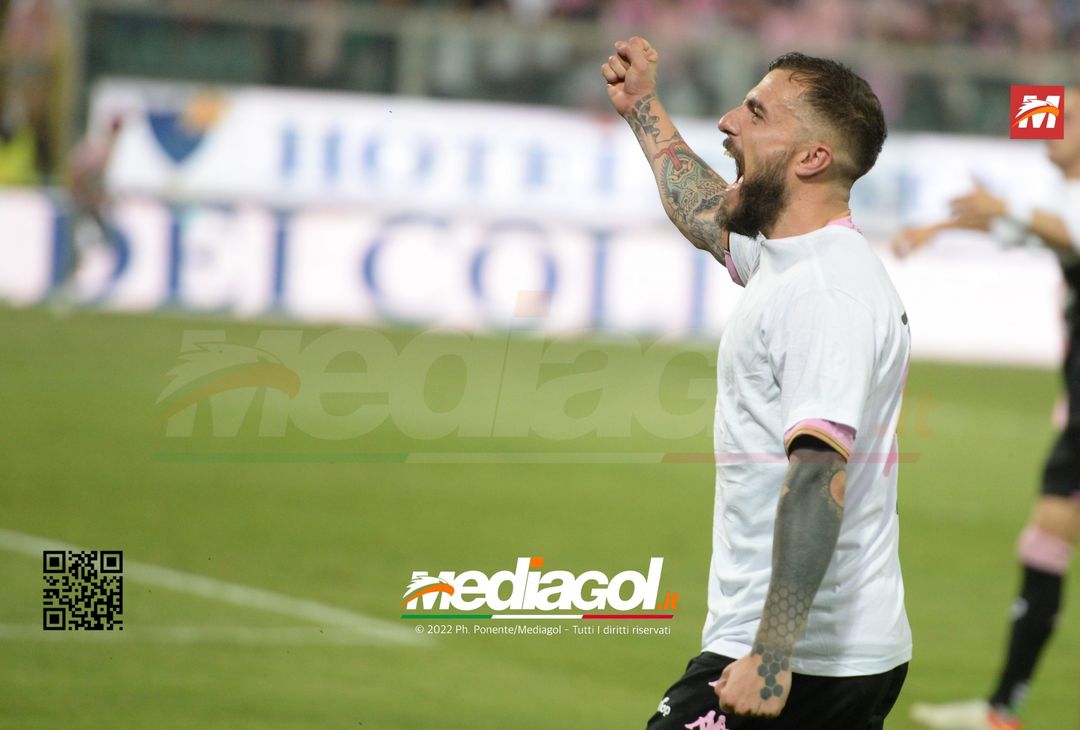 FOTO Palermo in Serie B, i festeggiamenti dei rosanero al Renzo Barbera (Gallery) - immagine 65