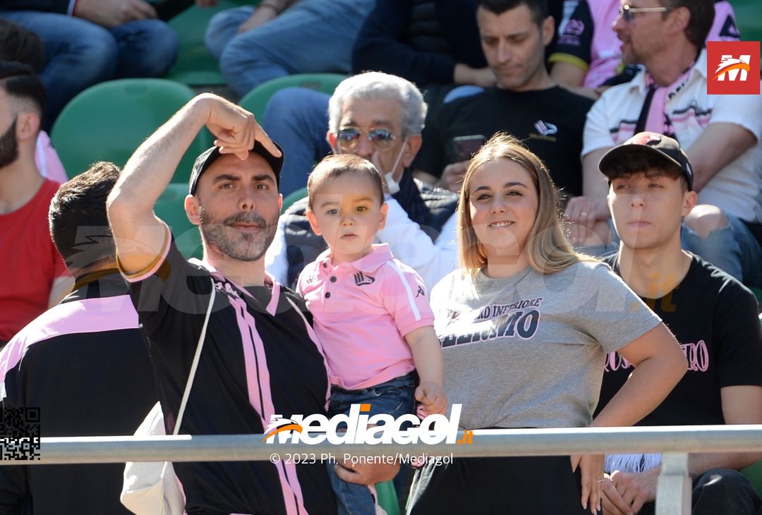 FOTOTIFO Palermo-Spal 2-1, gli scatti ai tifosi al “Renzo Barbera” (GALLERY) - immagine 73