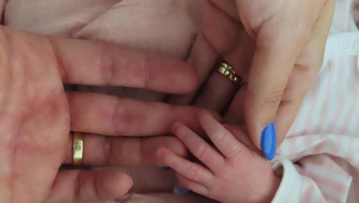 Courtois e la sua Mishel sono diventati genitori: ecco il nome scelto per la figlia - immagine 1