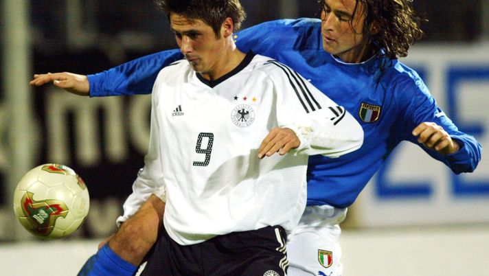 DUSSELDORF, GERMANY - FEBRUARY 18: Fussball: U20 Laenderspiel 2004, Duesseldorf; Deutschland - Italien ( GER - ITA ); Marcel SCHIED / GER, Felice PICCOLO / ITA 18.02.04. (Photo by Lars Baron/Bongarts/Getty Images) DUSSELDORF, GERMANY - FEBRUARY 18: Fussball: U20 Laenderspiel 2004, Duesseldorf; Deutschland - Italien ( GER - ITA ); Marcel SCHIED / GER, Felice PICCOLO / ITA 18.02.04. (Photo by Lars Baron/Bongarts/Getty Images)