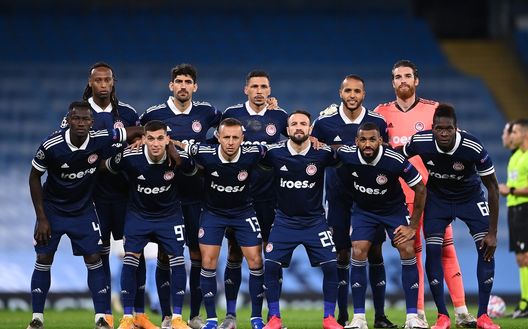 MANCHESTER, ENGLAND - NOVEMBER 03: Olympiacos line up during the UEFA Champions League Group C stage match between Manchester City and Olympiacos FC at Etihad Stadium on November 03, 2020 in Manchester, England. Football Stadiums around Europe remain empty due to the Coronavirus Pandemic as Government social distancing laws prohibit fans inside venues resulting in fixtures being played behind closed doors. (Photo by Laurence Griffiths/Getty Images) MANCHESTER, ENGLAND - NOVEMBER 03: Olympiacos line up during the UEFA Champions League Group C stage match between Manchester City and Olympiacos FC at Etihad Stadium on November 03, 2020 in Manchester, England. Football Stadiums around Europe remain empty due to the Coronavirus Pandemic as Government social distancing laws prohibit fans inside venues resulting in fixtures being played behind closed doors. (Photo by Laurence Griffiths/Getty Images)