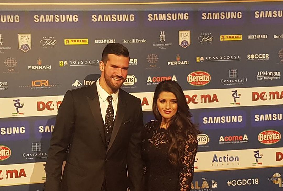 Alisson e consorte, @PianetaMilan 