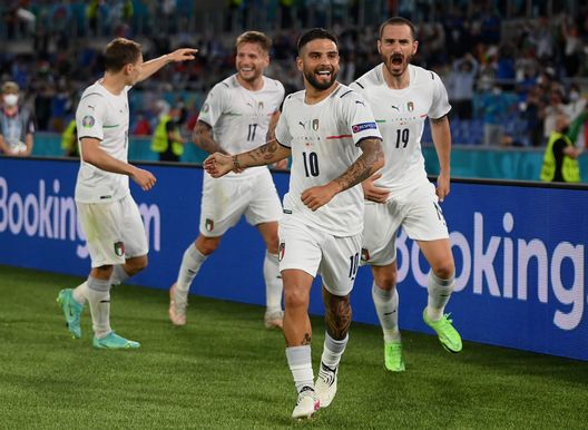  ROME, ITALY - JUNE 11: Lorenzo Insigne of Italy celebrates after scoring their side's third goal during the UEFA Euro 2020 Championship Group A match between Turkey and Italy at the Stadio Olimpico on June 11, 2021 in Rome, Italy. (Photo by Mike Hewitt/Getty Images) 