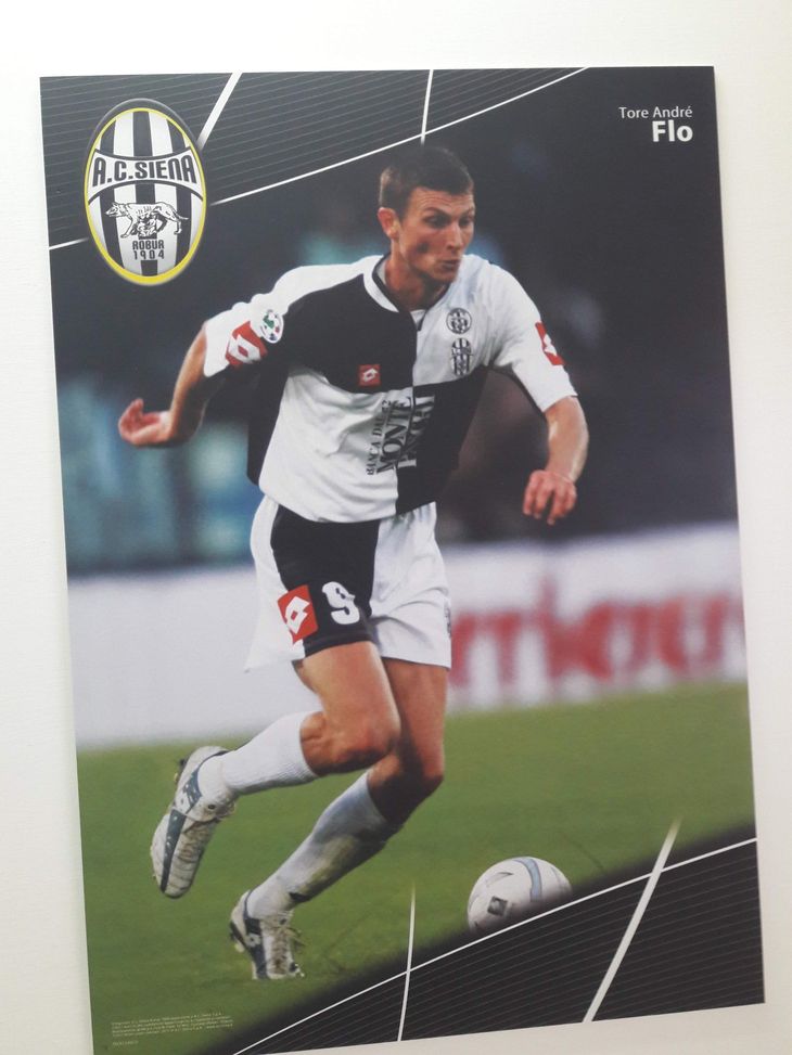 Il derby anti-viola di Flonaldo: c’è ancora il suo poster al Franchi di Siena…- immagine 2