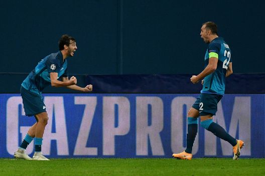 SAINT PETERSBURG, RUSSIA - NOVEMBER 04: Aleksandr Erokhin of Zenit St. Petersburg celebrates the opening goal with his team-mates during the UEFA Champions League Group F stage match between Zenit St. Petersburg and SS Lazio at Gazprom Arena on November 04, 2020 in Saint Petersburg, Russia. (Photo by Marco Rosi - SS Lazio/Getty Images) SAINT PETERSBURG, RUSSIA - NOVEMBER 04: Aleksandr Erokhin of Zenit St. Petersburg celebrates the opening goal with his team-mates during the UEFA Champions League Group F stage match between Zenit St. Petersburg and SS Lazio at Gazprom Arena on November 04, 2020 in Saint Petersburg, Russia. (Photo by Marco Rosi - SS Lazio/Getty Images)