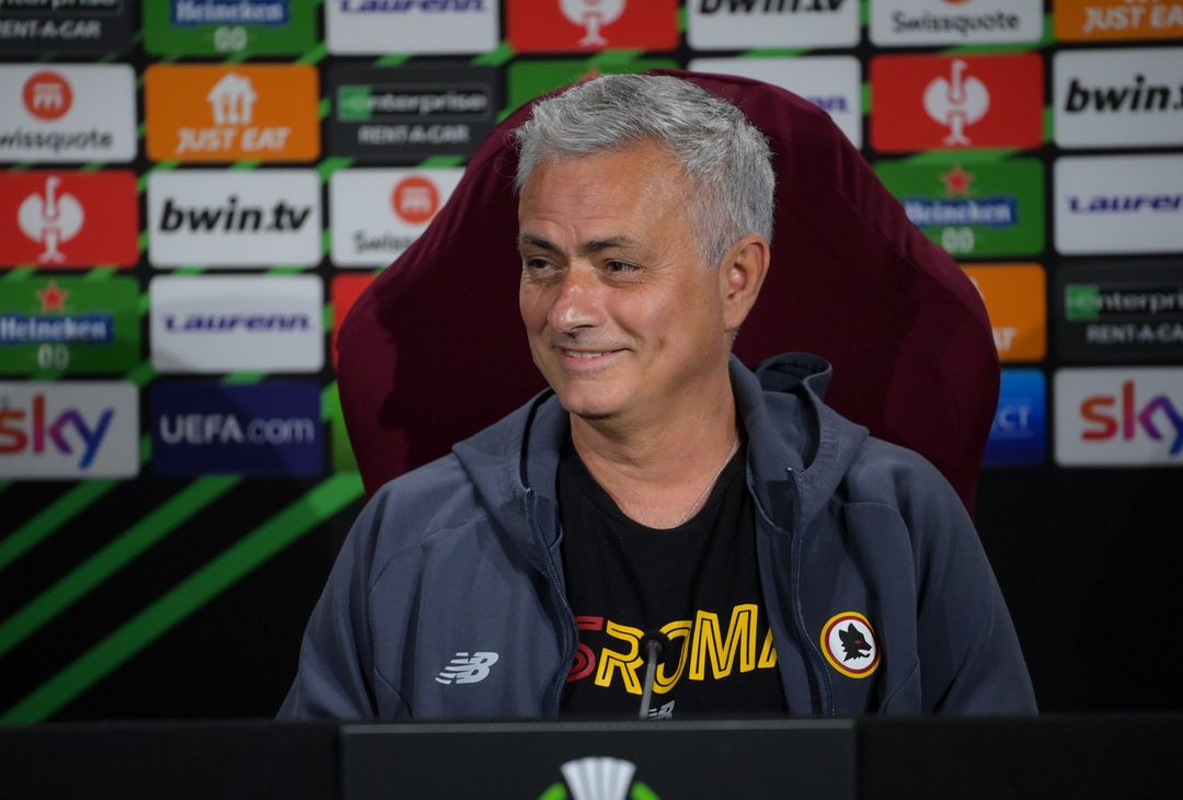 La conferenza di Mourinho e Cristante alla vigilia di Roma-Leicester – FOTO GALLERY - immagine 12