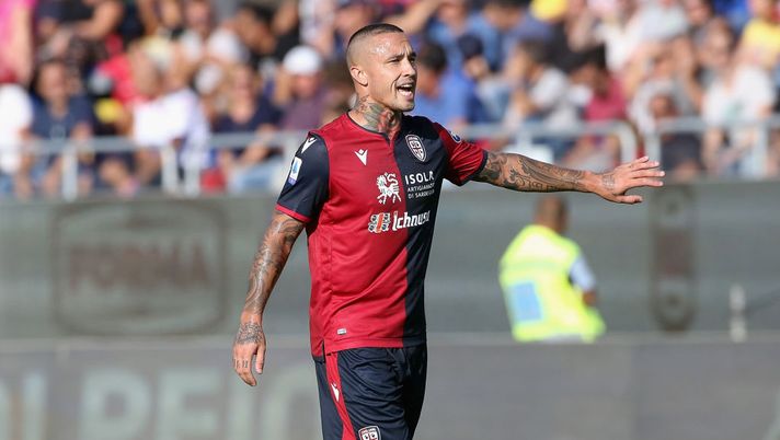 CAGLIARI, ITALY - OCTOBER 20: Radja Nainggolan of Cagliari reacts during the Serie A match between Cagliari Calcio and SPAL at Sardegna Arena on October 20, 2019 in Cagliari, Italy. (Photo by Enrico Locci/Getty Images) 