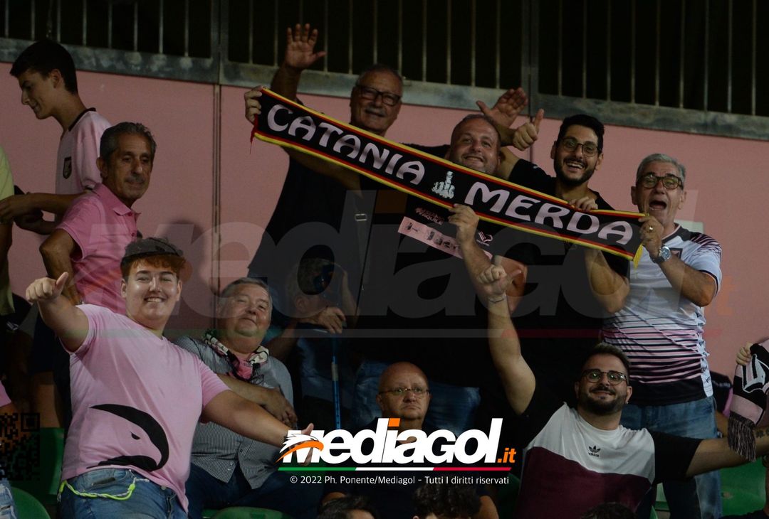 FOTOTIFO, Palermo-Genoa 1-0: i tifosi allo stadio “Renzo Barbera” (Gallery) - immagine 2