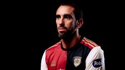 Godin: “Orgoglioso di indossare la maglia del Cagliari. Giulini ha fatto un grande sforzo”