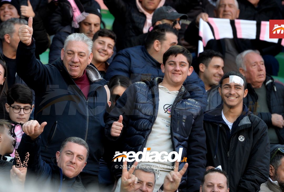 FOTOTIFO Palermo-Como 3-0, gli scatti ai tifosi al “Renzo Barbera” (GALLERY) - immagine 33