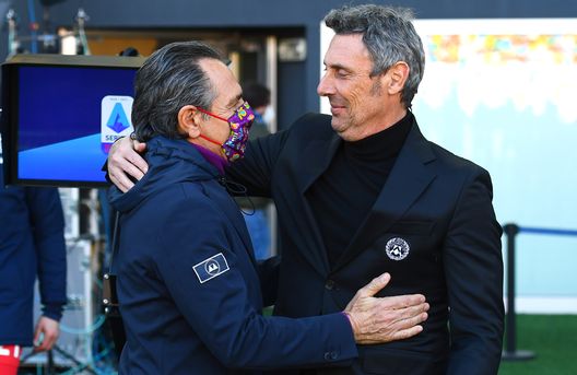 UDINE, ITALY - FEBRUARY 28: Cesare Prandelli, Head Coach of ACF Fiorentina and Luca Gotti, Head Coach of Udinese Calcio greet prior to the Serie A match between Udinese Calcio and ACF Fiorentina at Dacia Arena on February 28, 2021 in Udine, Italy. Sporting stadiums around Italy remain under strict restrictions due to the Coronavirus Pandemic as Government social distancing laws prohibit fans inside venues resulting in games being played behind closed doors. (Photo by Alessandro Sabattini/Getty Images) UDINE, ITALY - FEBRUARY 28: Cesare Prandelli, Head Coach of ACF Fiorentina and Luca Gotti, Head Coach of Udinese Calcio greet prior to the Serie A match between Udinese Calcio and ACF Fiorentina at Dacia Arena on February 28, 2021 in Udine, Italy. Sporting stadiums around Italy remain under strict restrictions due to the Coronavirus Pandemic as Government social distancing laws prohibit fans inside venues resulting in games being played behind closed doors. (Photo by Alessandro Sabattini/Getty Images)