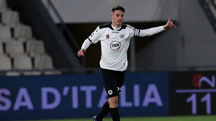 LA SPEZIA, ITALY - FEBRUARY 13: Giulio Maggiore of Spezia Calcio celebrates after scoring a goal during the Serie A match between Spezia Calcio  and AC Milan at Stadio Alberto Picco on February 13, 2021 in La Spezia, Italy.  (Photo by Gabriele Maltinti/Getty Images) 