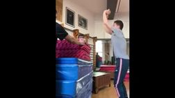 VIDEO / Tortu vola! Il salto sui materassi è impressionante