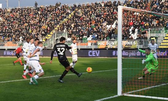 VENICE, ITALY - DECEMBER 05: Pietro Ceccaroni of Venezia scores his team's opening goal during the Serie A match between Venezia FC v Hellas Verona FC at Stadio Pier Luigi Penzo on December 05, 2021 in Venice, Italy. (Photo by Maurizio Lagana/Getty Images) VENICE, ITALY - DECEMBER 05: Pietro Ceccaroni of Venezia scores his team's opening goal during the Serie A match between Venezia FC v Hellas Verona FC at Stadio Pier Luigi Penzo on December 05, 2021 in Venice, Italy. (Photo by Maurizio Lagana/Getty Images)