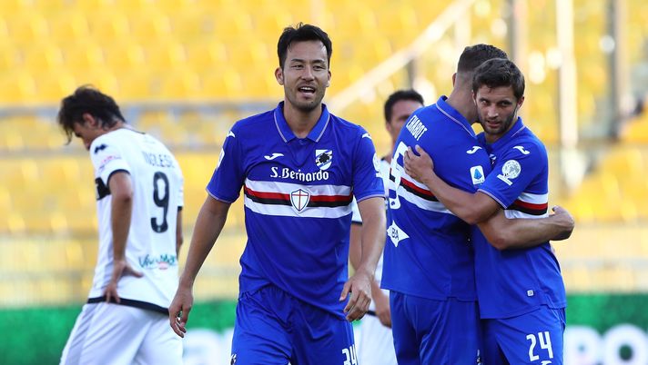 PARMA, ITALY - JULY 19:  Maya Yoshida of UC Sampdoria celebrates a victory at the and of the Serie A match between Parma Calcio and UC Sampdoria at Stadio Ennio Tardini on July 19, 2020 in Parma, Italy.  (Photo by Marco Luzzani/Getty Images) 