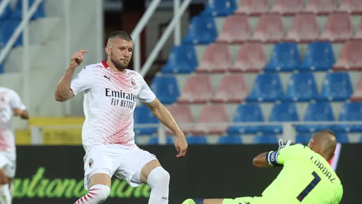 Ante Rebic durante Crotone-Milan 0-2 (credits: GETTY Images)