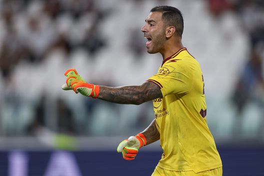 TURIN, ITALY - SEPTEMBER 11: Luigi Sepe of Salernitana reacts during the Serie A match between Juventus and Salernitana at Allianz Stadium on September 11, 2022 in Turin, Italy. (Photo by Jonathan Moscrop/Getty Images) Sepe, quando il turnover è decisivo: la lettera contro la società viola- immagine 2