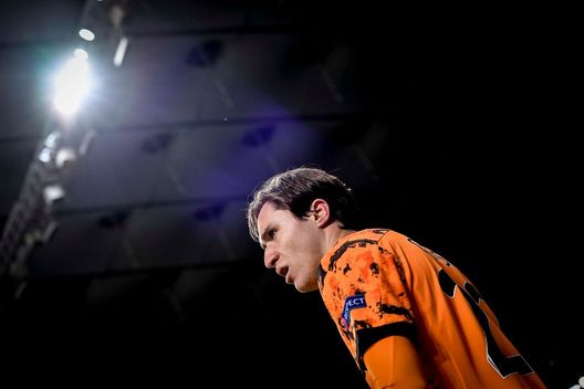 KYIV, UKRAINE - OCTOBER 20: Federico Chiesa of Juventus prepares to a kick during the UEFA Champions League Group G stage match between Dynamo Kyiv and Juventus at NSC Olimpiyskiy Stadium on October 20, 2020 in Kyiv, Ukraine. (Photo by Daniele Badolato - Juventus FC/Juventus FC via Getty Images) KYIV, UKRAINE - OCTOBER 20: Federico Chiesa of Juventus prepares to a kick during the UEFA Champions League Group G stage match between Dynamo Kyiv and Juventus at NSC Olimpiyskiy Stadium on October 20, 2020 in Kyiv, Ukraine. (Photo by Daniele Badolato - Juventus FC/Juventus FC via Getty Images)
